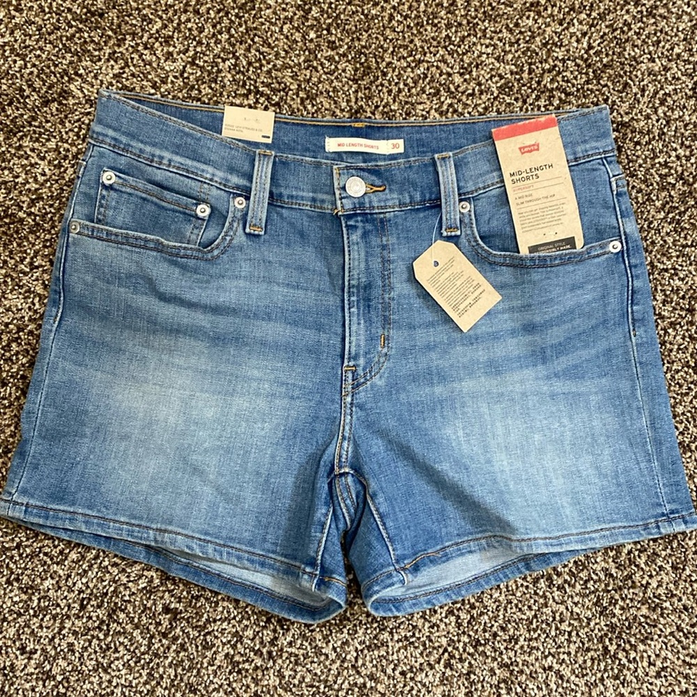 Levi Strauss & Co. Denim shorts. Sz 30